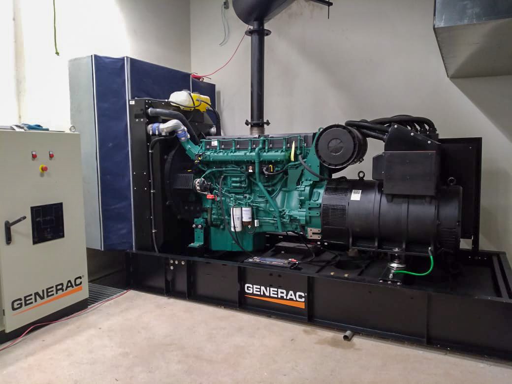 Gerador Generac da linha diesel: sem carenagem, motor volvo